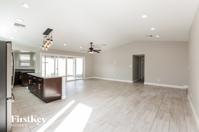 Photo - 1746 E Redfield Rd