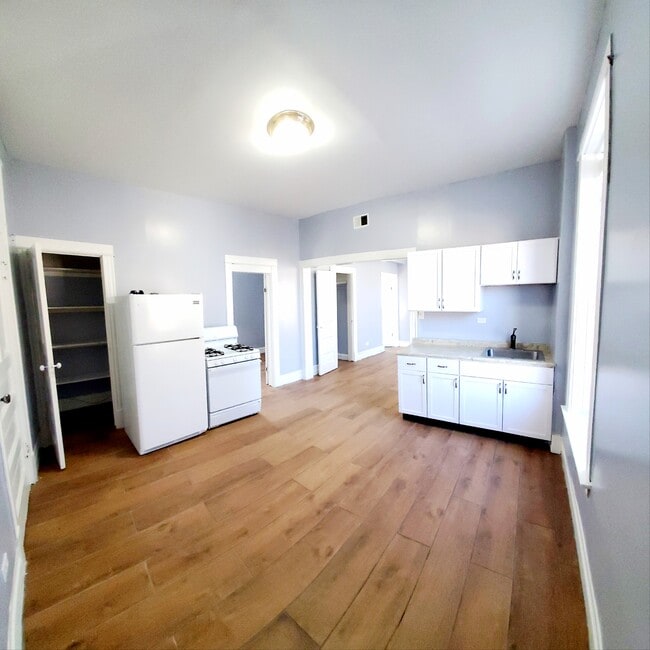 Photo - 3601 S Winchester Ave Unidad 3 Rear