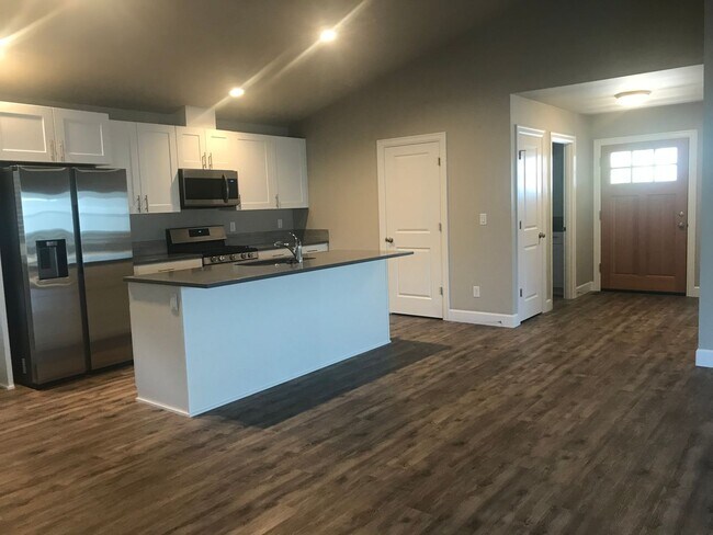 Photo - Pet Friendly, Single Level 3 Bedroom Home ...