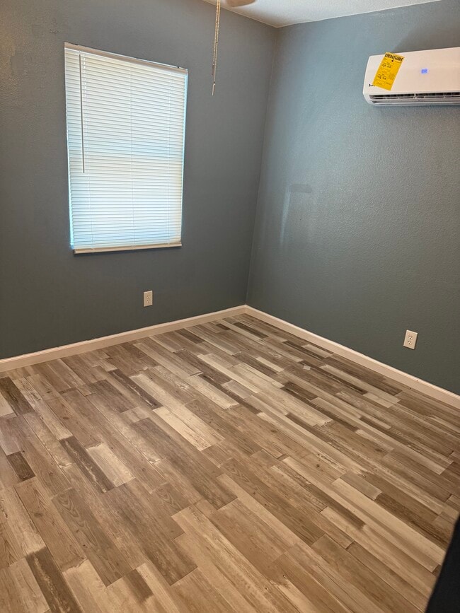 Photo - 1015 4th St Unidad A
