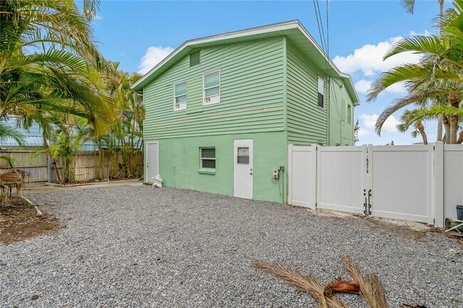 Photo - 8441 Bayshore Dr