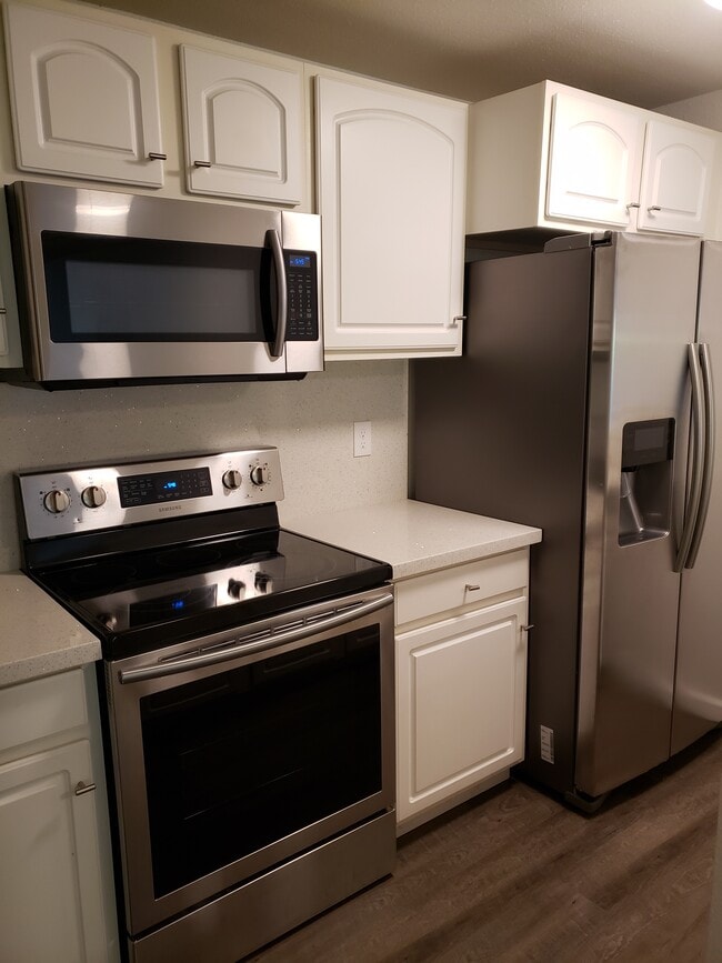 Photo - 518 S 321st St Unit 7