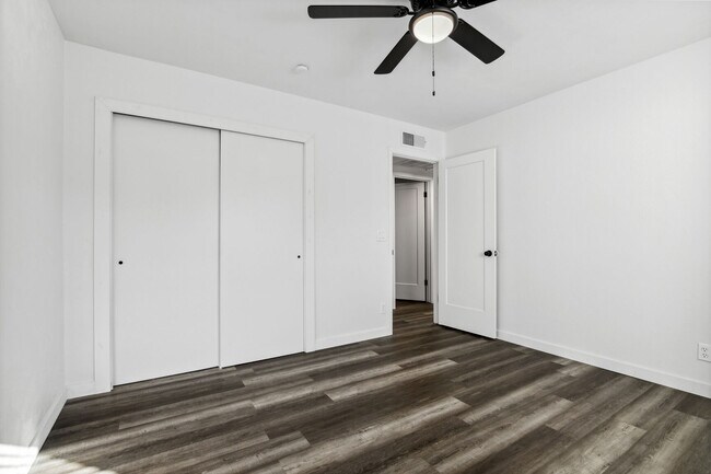 Photo - 1227 W 4th St Unidad 1229