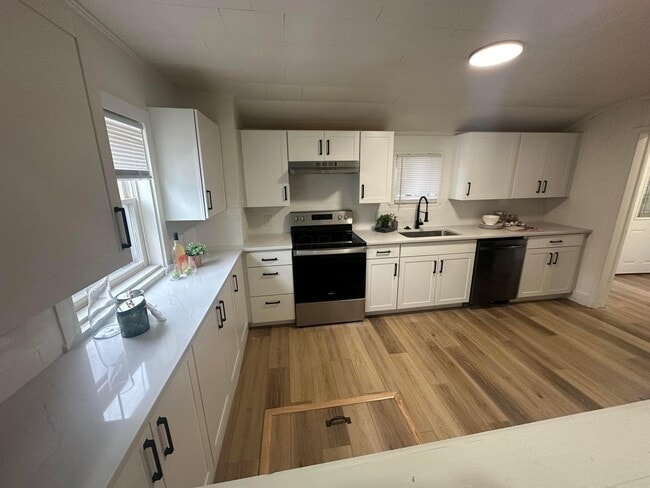 Photo - 156 W High St