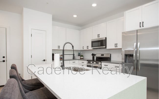 Photo - 610 S Kerr Ave