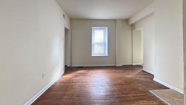 Photo - Spacious 4BR Germantown Home with Huge Enclosed Yard