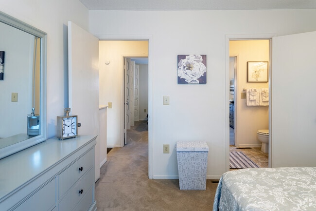 2BR, 1.5BA
