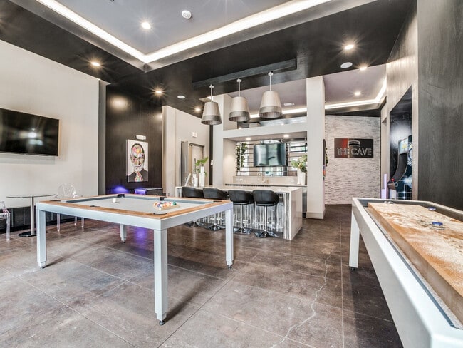 Photo - Capitol at Stonebriar