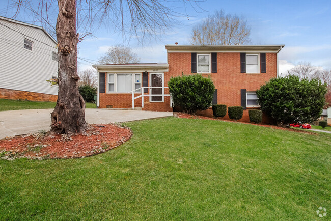 Building Photo - 3000 Marigold Ln Rental