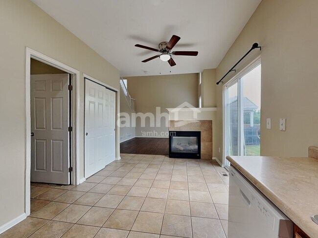 Photo - 469 Hayloft Way