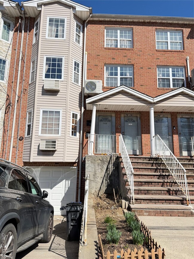 Building Photo - 79-29 153rd St Unit 1st Floor