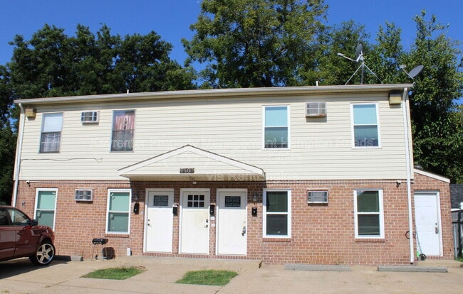 Building Photo - 405 Clifton St Unit B