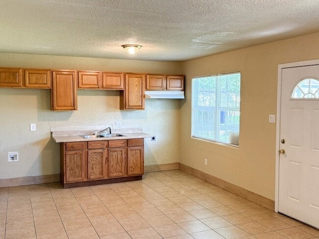 Photo - 3545 Nightingale St