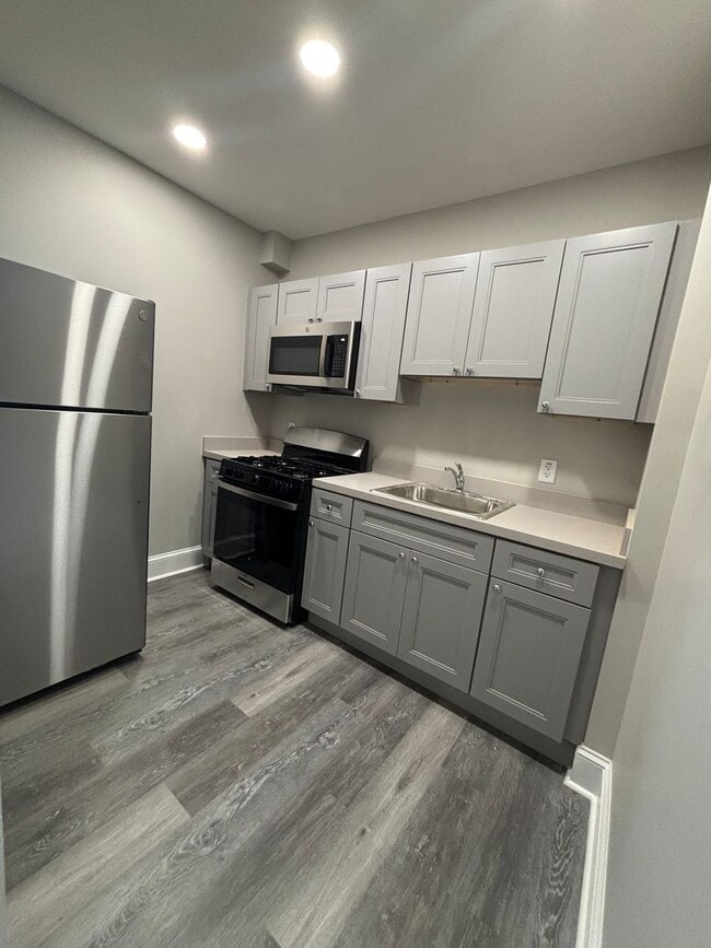 Photo - 527 Chester Pike Unit Apt. B