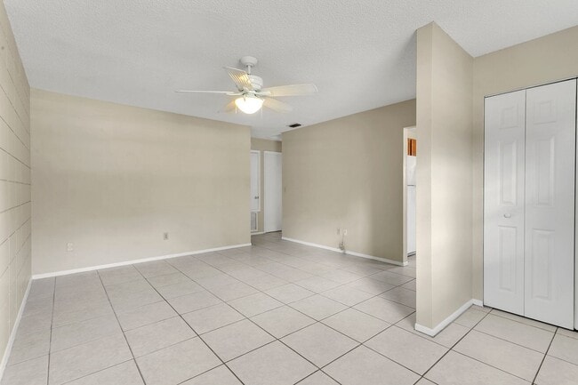 Photo - 230 S 4th St