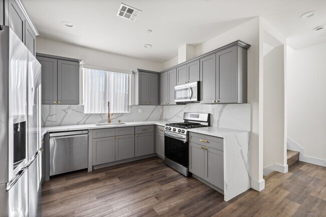 11621 Ayres Ave Unit 11621 Ayres Ave