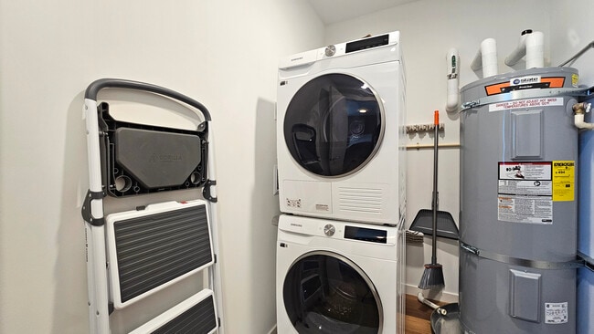 Photo - 1515 Liona St Unit 1100