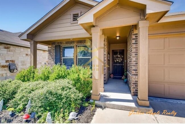 Photo - 18501 Moreto Loop House