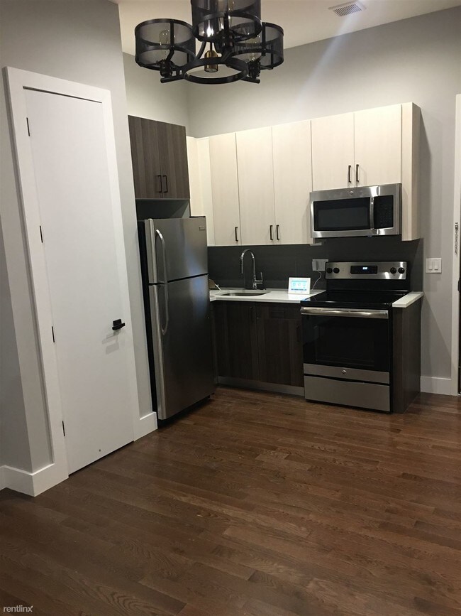 Photo - 3061 Fulton St
