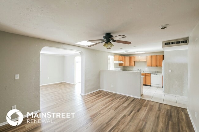 Photo - 7956 E Victoria Dr