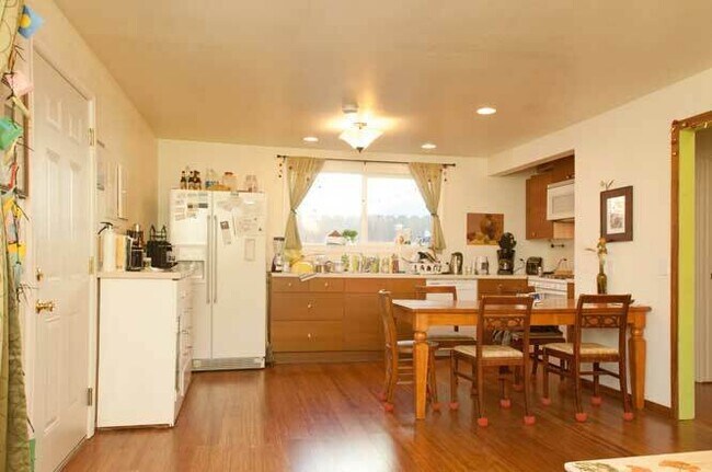 Photo - 2909 King St