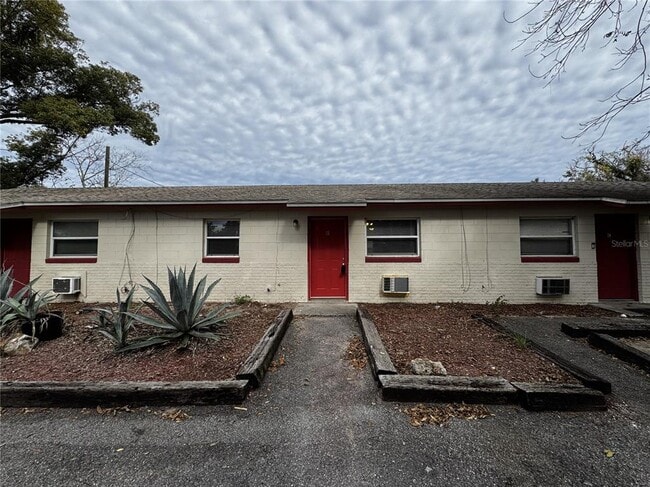 Building Photo - 2100 South St Unit B