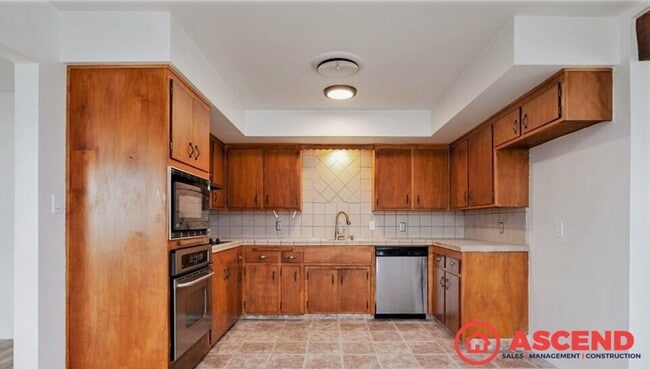 Photo - Beautiful home in North Bakersfield! *POOL*