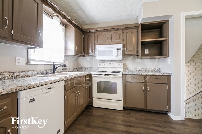 Photo - 525 Sunset Ln