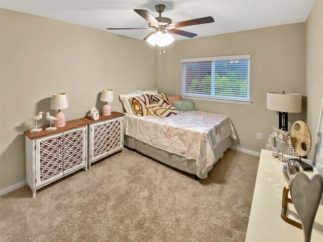 Photo - 11922 Amber Oak Wy