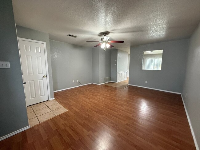 Photo - 2718 Blackburn Dr