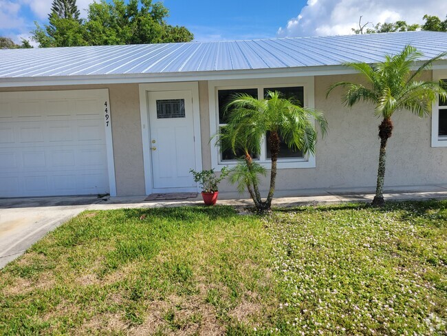 Building Photo - 4497 SE Roaring Brook Way Rental