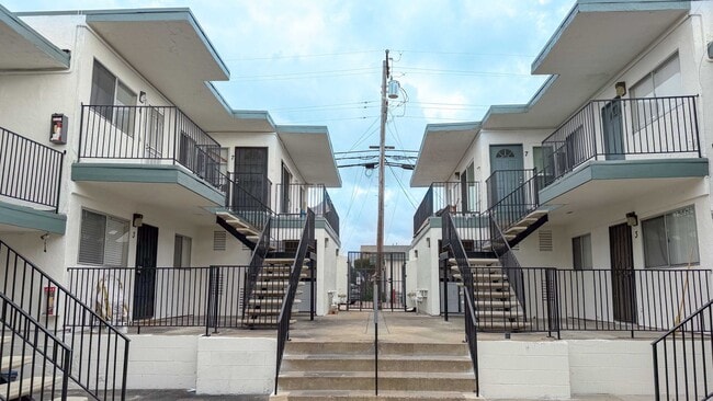 Building Photo - Fairmount Ave Apartments