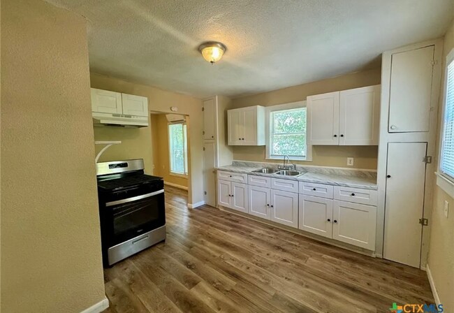 Photo - 1101 Hall Ave Unit A