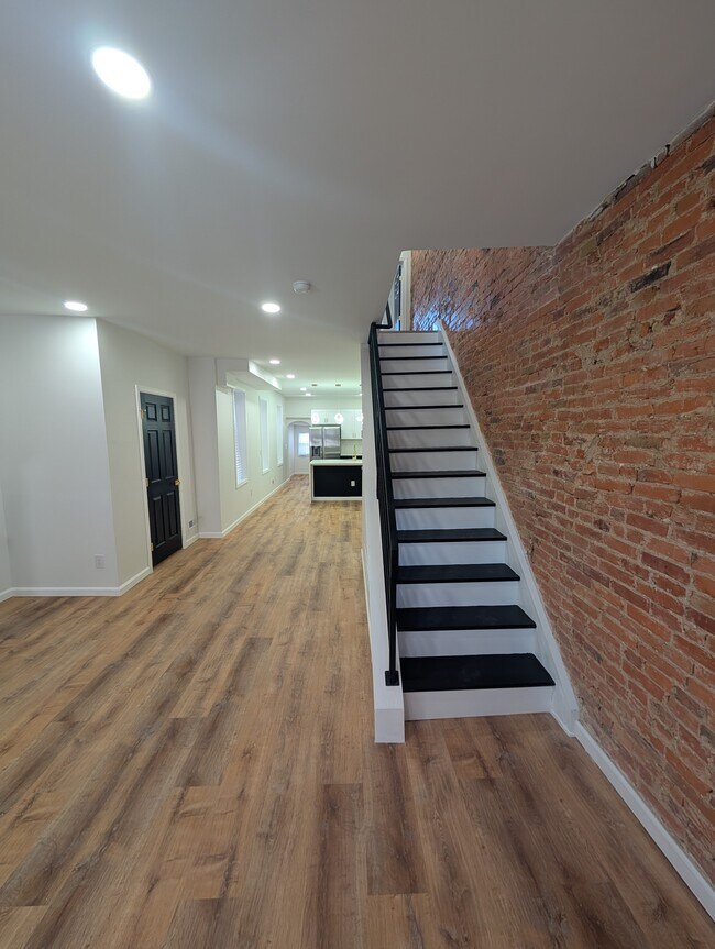 Photo - 6017 Vine St