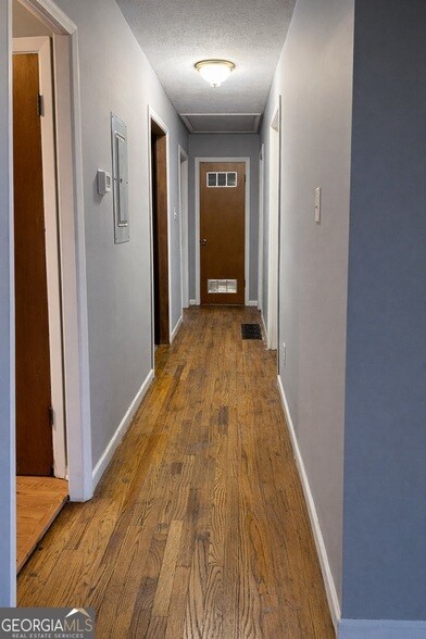 Photo - 1128 Mountain View Rd NW