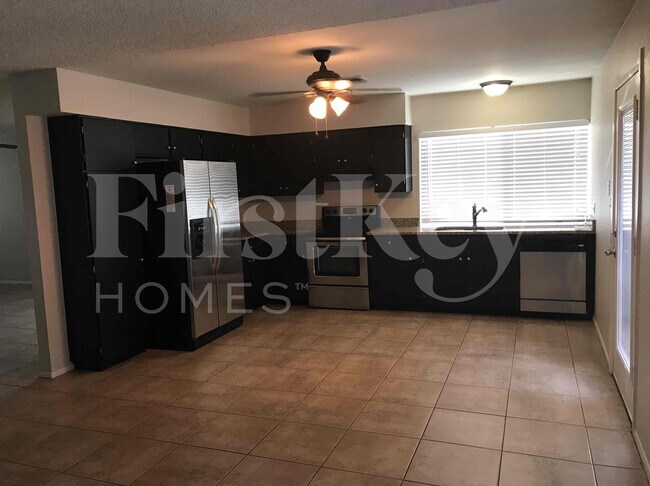 Photo - 5520 W Golden Ln