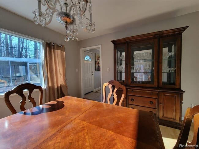 Photo - 18311 Norwich Rd