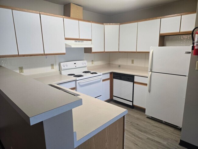 Photo - Cozy One Bedroom Apartment in Black River! Unidad RY155A-134