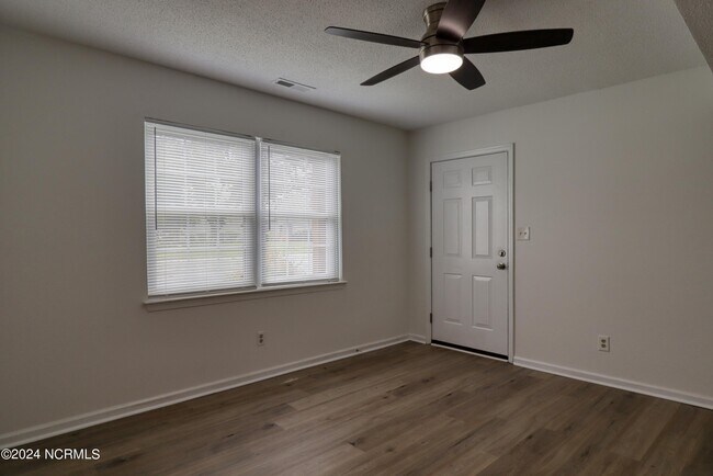 Photo - 2318 Indian Dr Unit B4