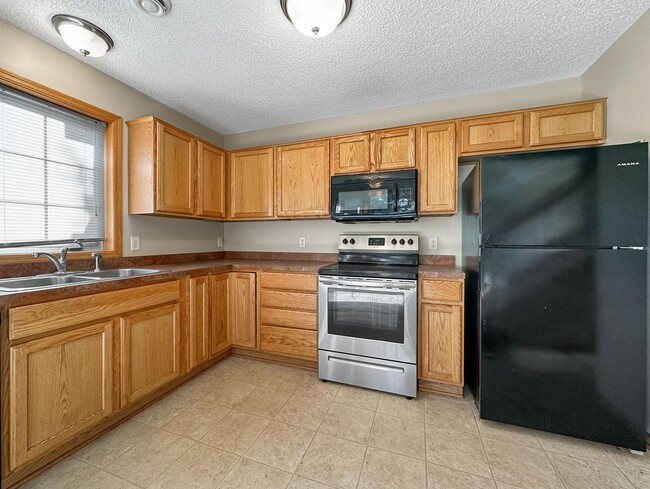 Photo - 16421 Elm Creek Ln