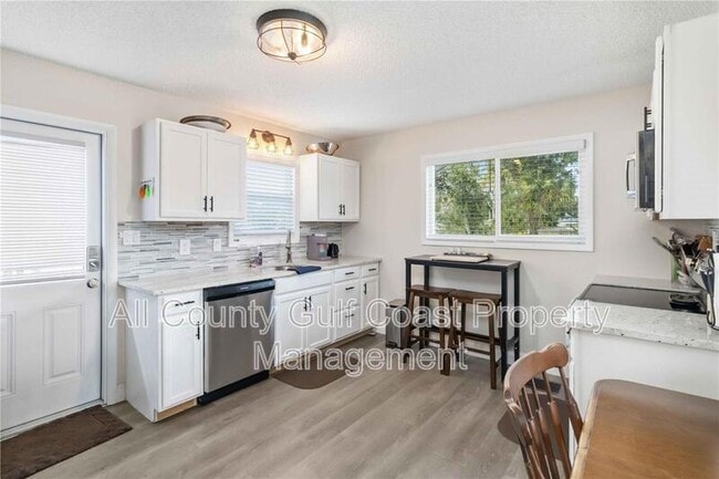 Photo - 604 Church St