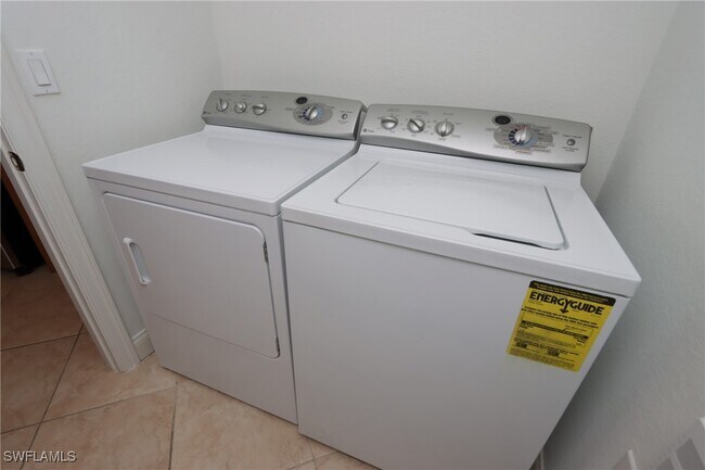 Building Photo - 8601 Piazza Del Lago Cir Unit 101