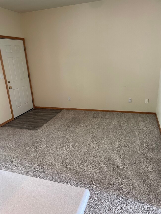 Building Photo - 303 Elwood Ct Unit 202