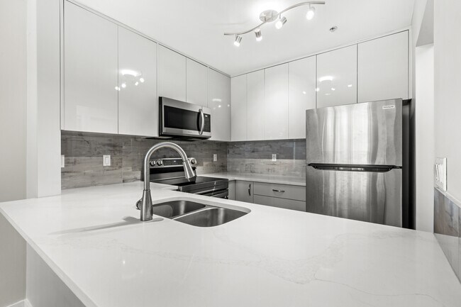 Photo - 2929 W 4th Ave