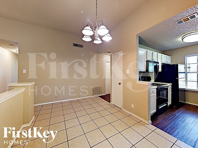 Photo - 1409 Grovecrest Dr