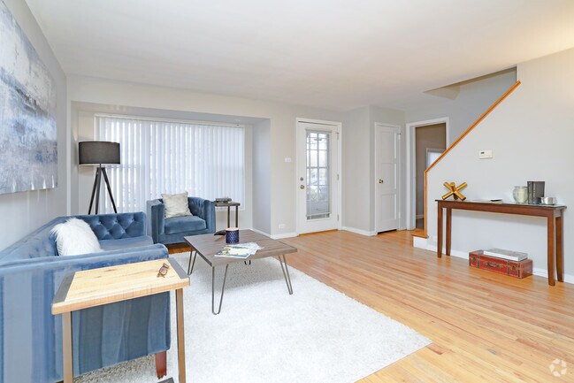 2 BR, 1 BA - Living Room - Central Park