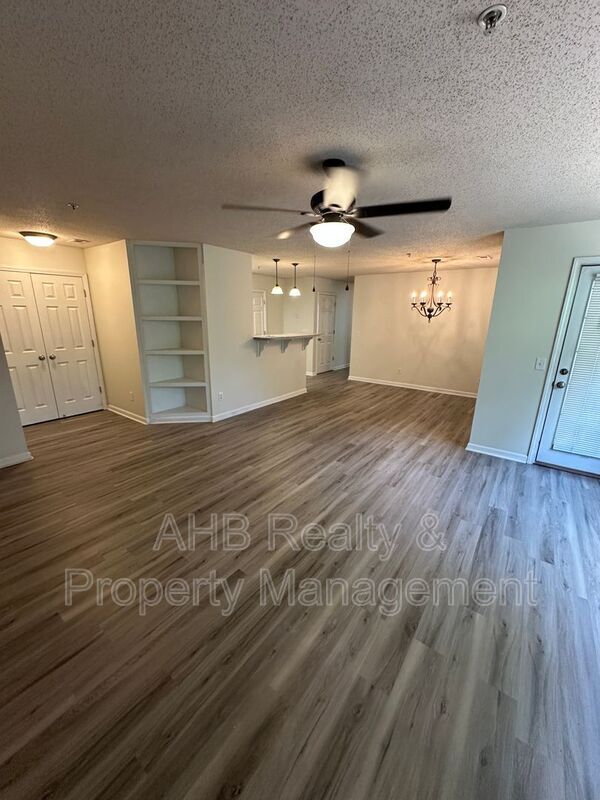 Photo - 3475 Forestdale Dr