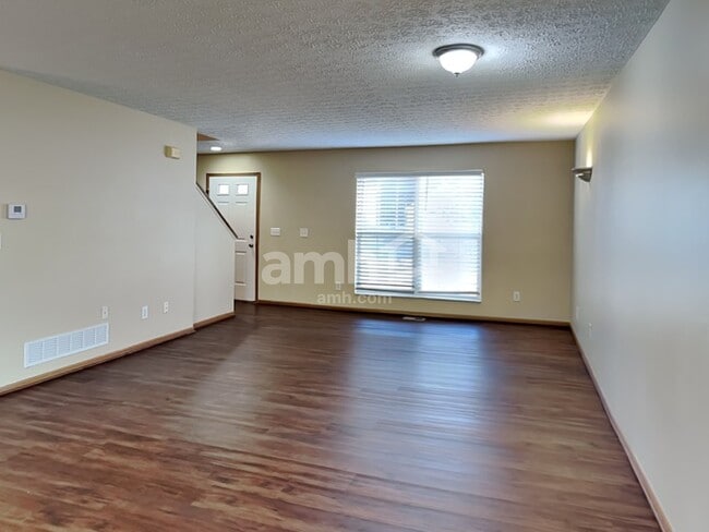 Photo - 6747 Winbarr Way