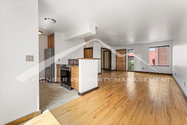 Photo - 780 Walnut St