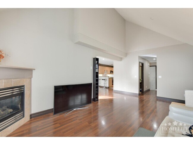 Photo - 13918-13958 58 Ave